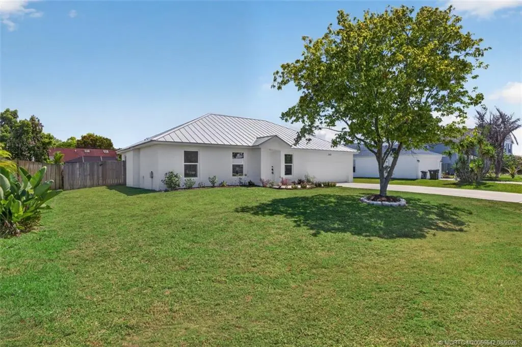 4 of 28 - 2470 Toledo Avenue, River Park, FL