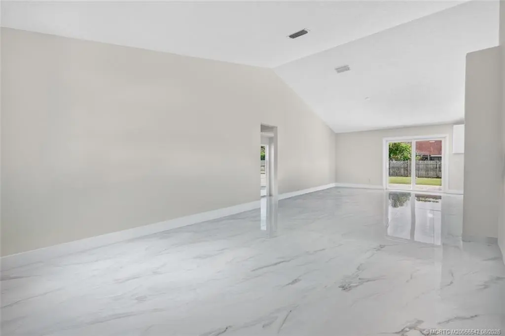 5 of 28 - 2470 Toledo Avenue, River Park, FL