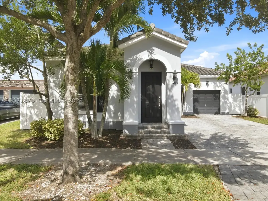 9232 171st, Miami