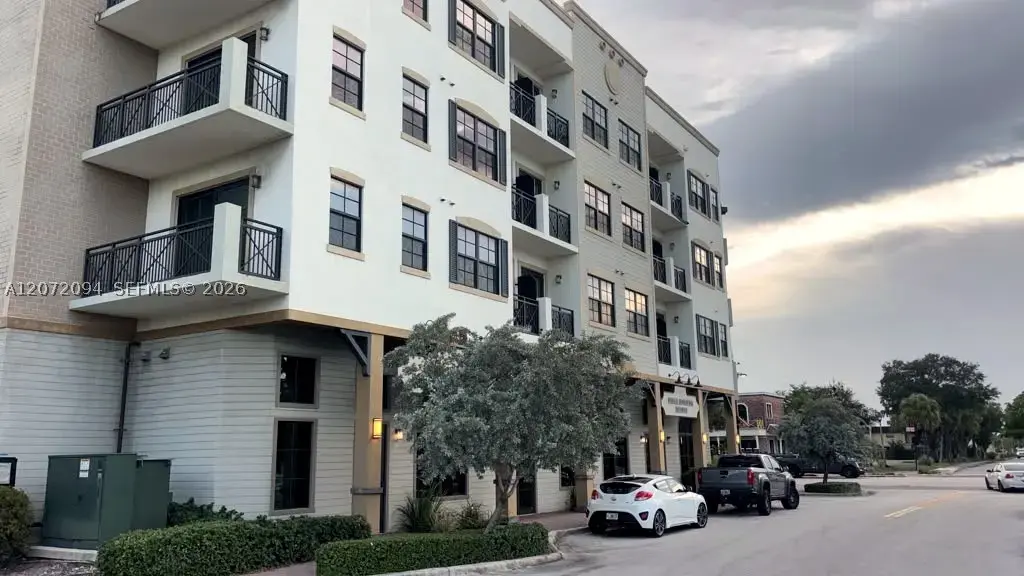 4100 64th 408, Davie