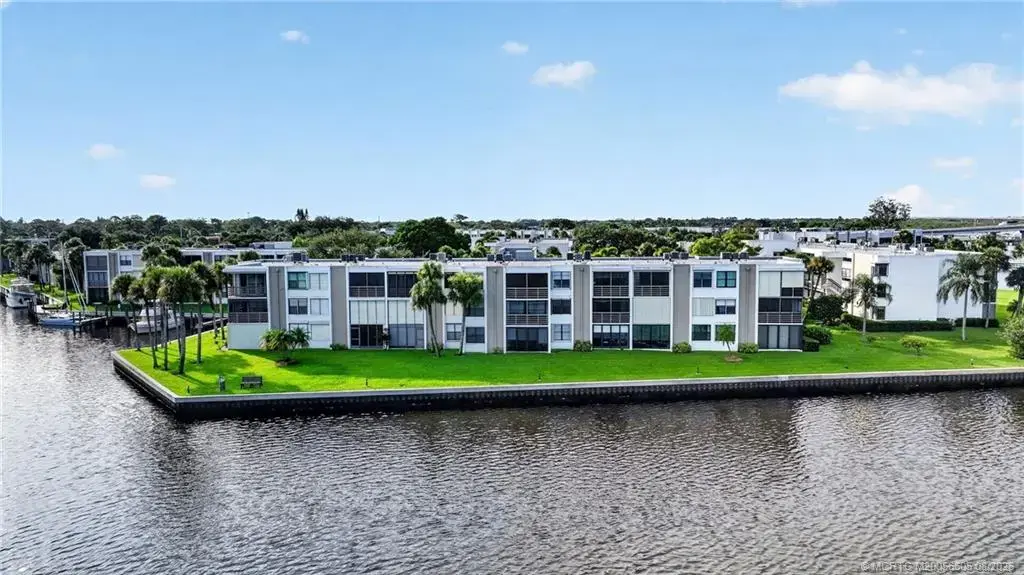 1950 Palm City Road 14-302, Stuart