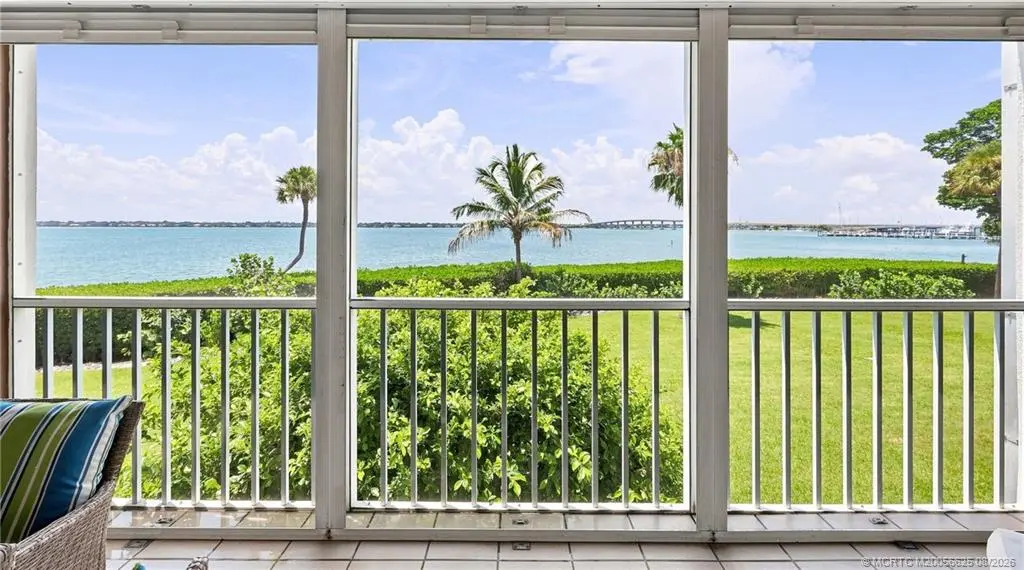 184 Edgewater Drive 1104, Stuart