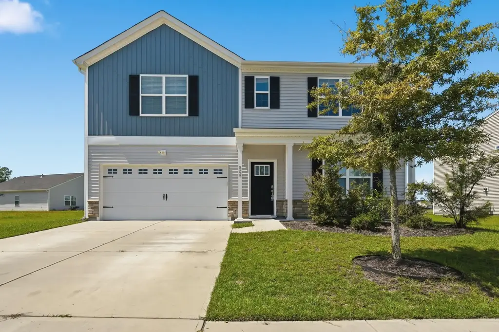924 St. Albans Loop, Conway