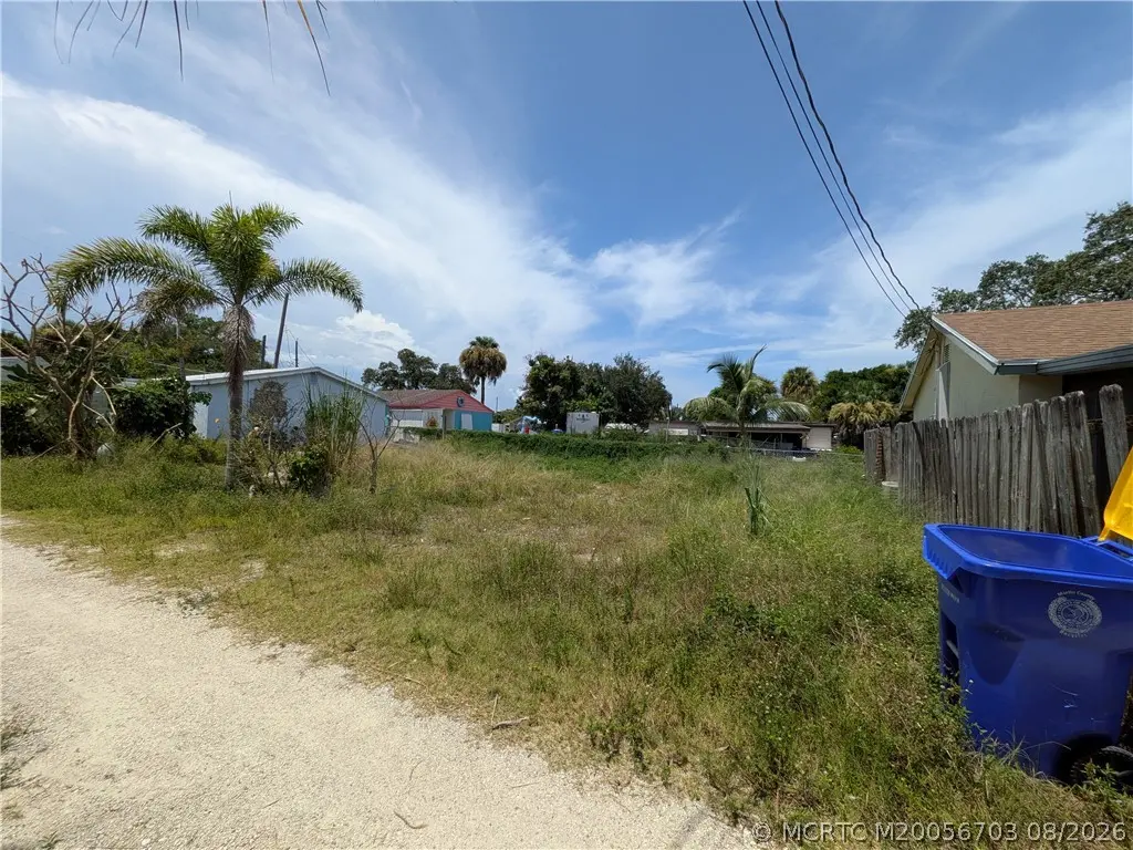 3 of 18 - 2457 Hickory Avenue, Jensen Beach, FL