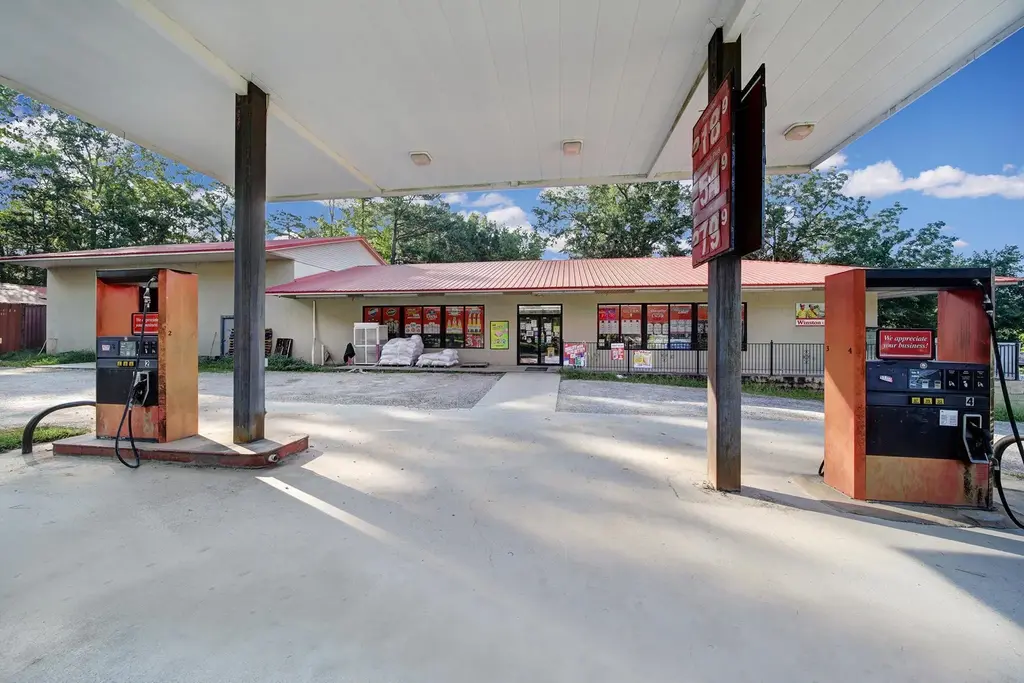 1135 Durham Rd, Blackstock