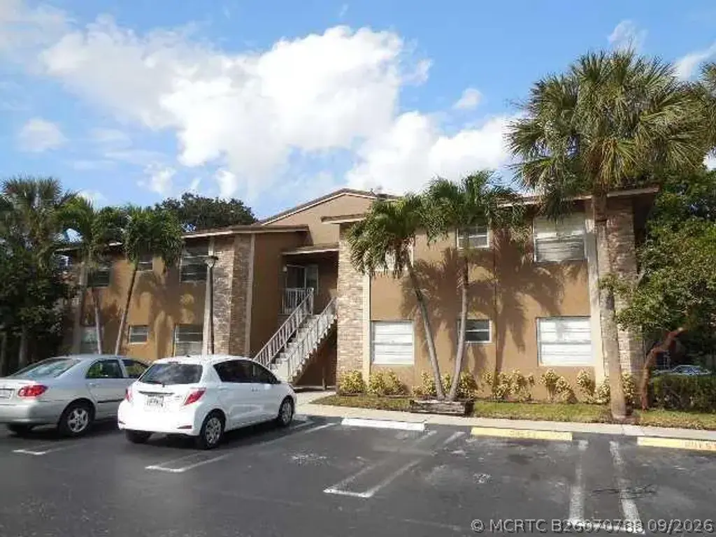 8393 Royal Palm Boulevard 102, Coral Springs
