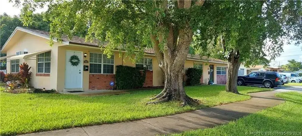 738 5th Avenue, Hallandale Beach