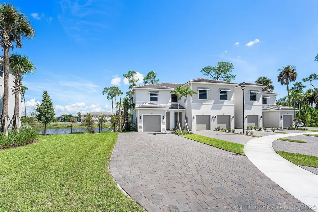 157 Lakeside Landing Court, Royal Palm Beach