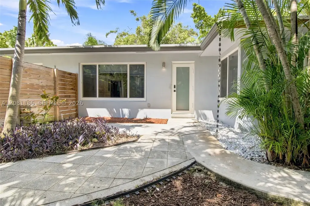 1621 25th 1621, Wilton Manors