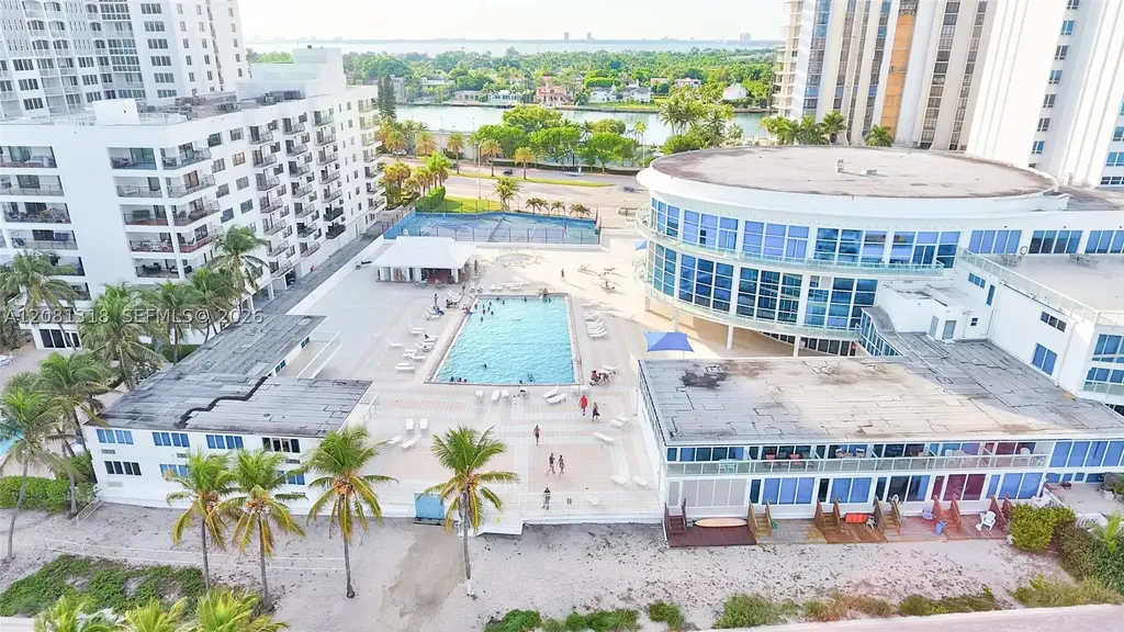 5445 Collins P2, Miami Beach