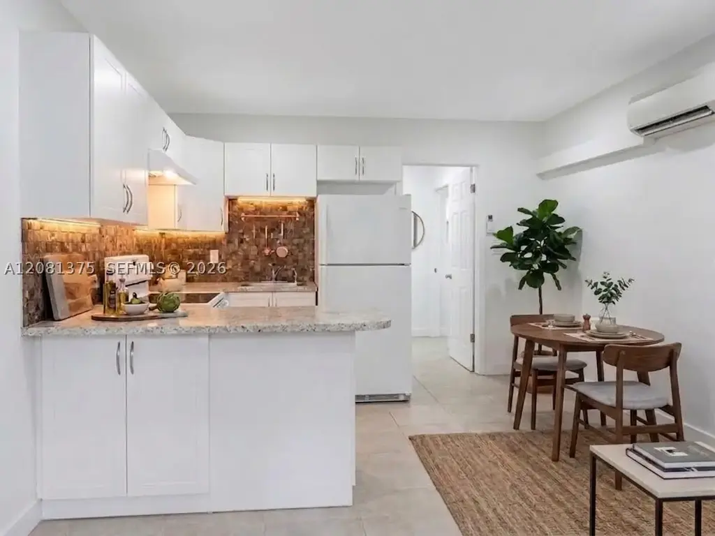 3251 44th 205, Dania Beach