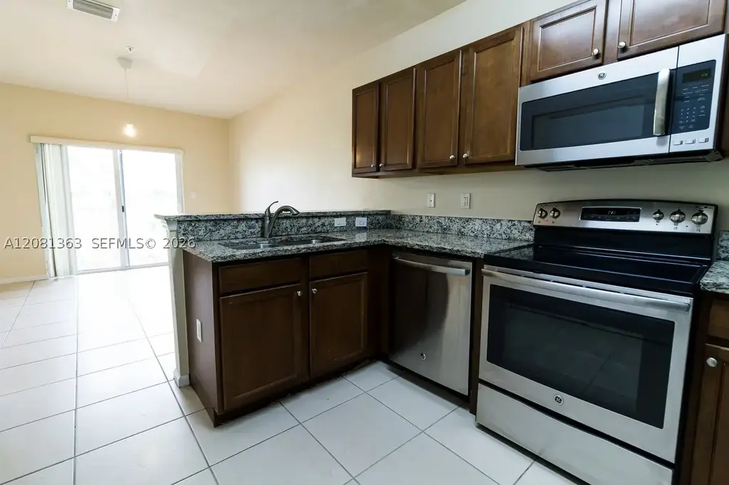 8800 97th 208, Doral