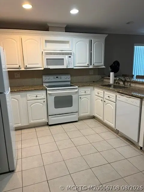 5 of 14 - 4080 5th Avenue, Lantana, FL