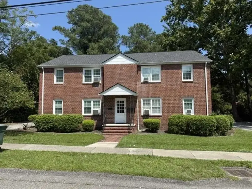 800 Burroughs St., Conway