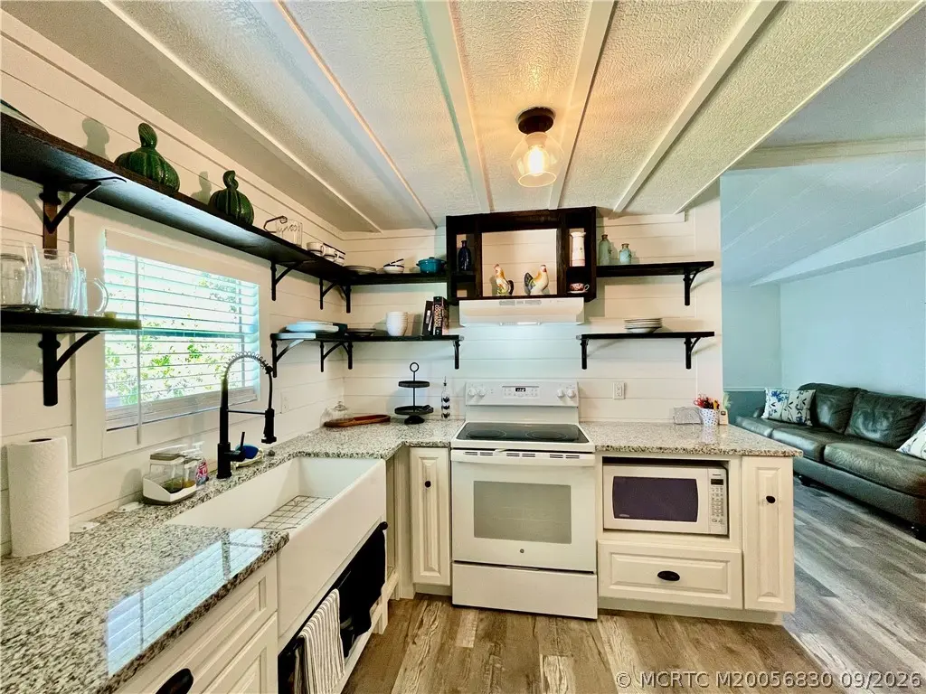 4 of 21 - 15948 Indianwood Circle, Indiantown, FL