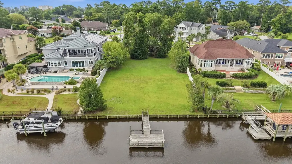 902 Waterside St., North Myrtle Beach