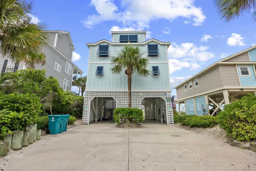 547 South Waccamaw Dr., Garden City Beach