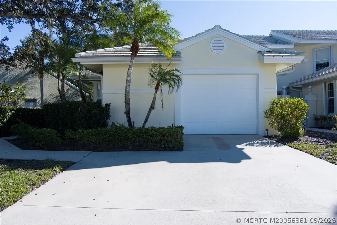 2425 Foxpoint Trail, Palm City