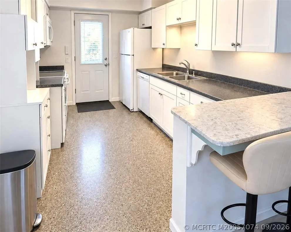 3 of 8 - 1621 Maureen Court, Jensen Beach, FL
