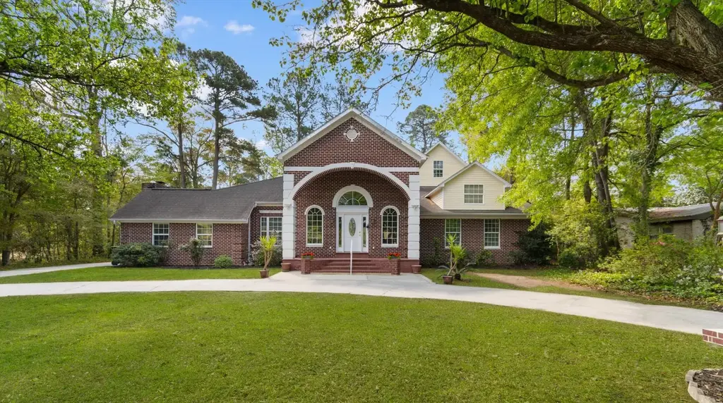 146 University Dr., Conway