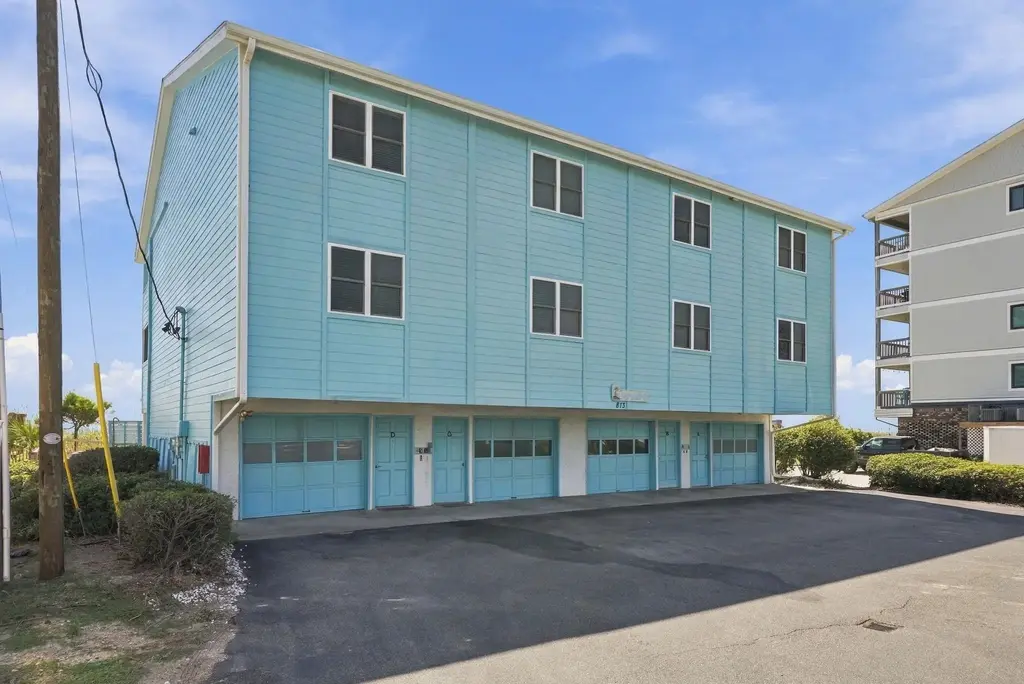 813 N Ocean Blvd. D, Surfside Beach