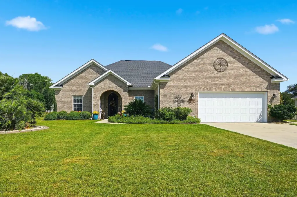 196 Vineyard Lake Circle, Conway