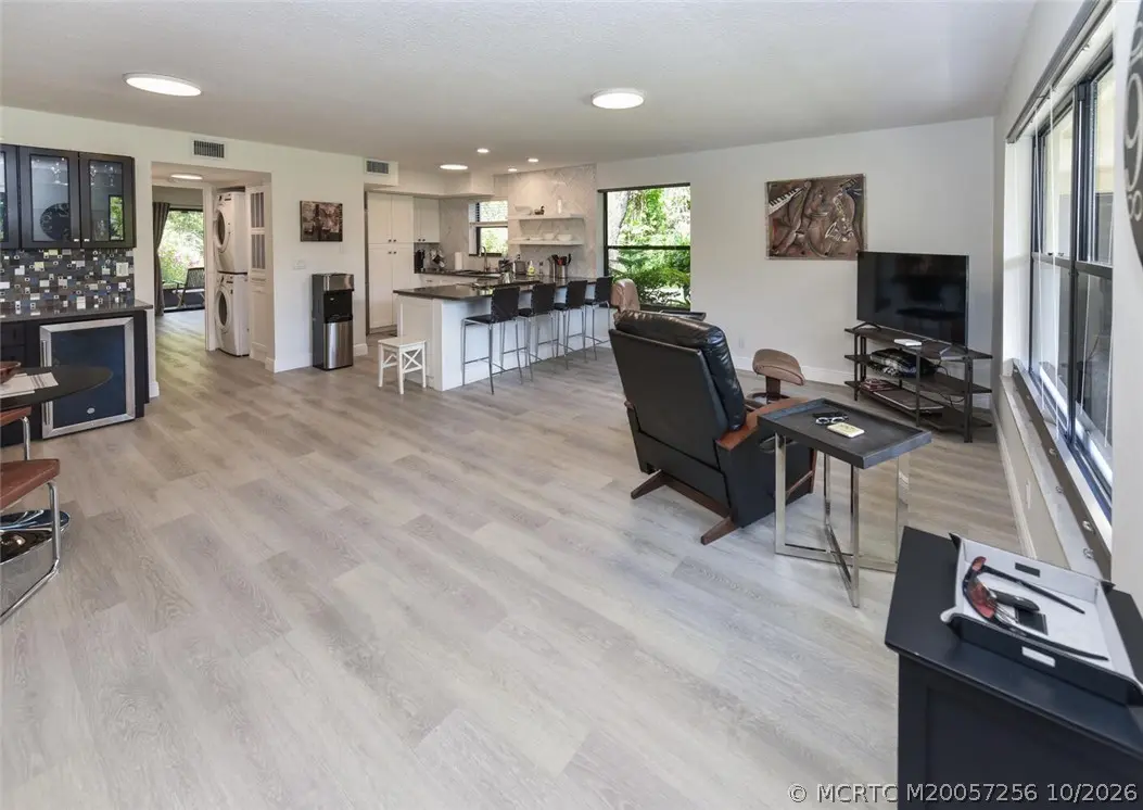 541 South River Drive 103, Stuart