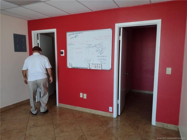 3 of 12 - 701 Nw Federal Highway #206, Stuart, FL