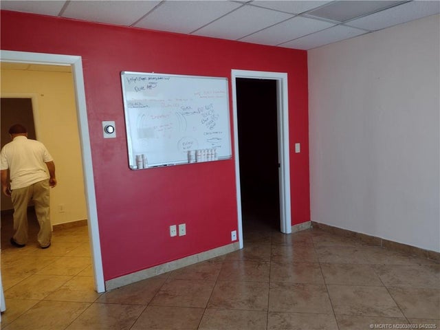 4 of 12 - 701 Nw Federal Highway #206, Stuart, FL