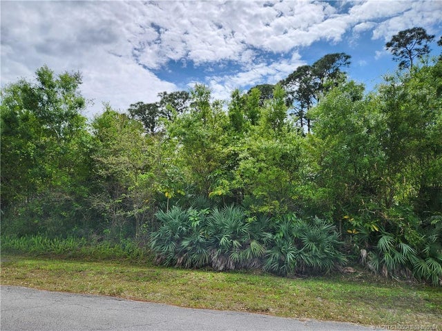 1 of 8 - 7201 Ocala Avenue, Fort Pierce, FL