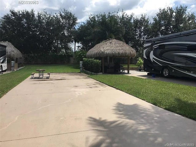 Photo of Listing #M20046776