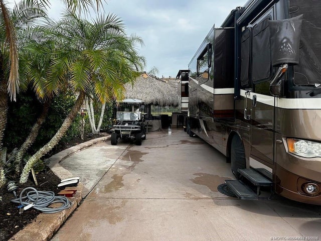 Photo of Listing #M20049558