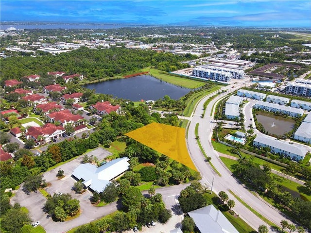 211 Se Central Parkway, Stuart