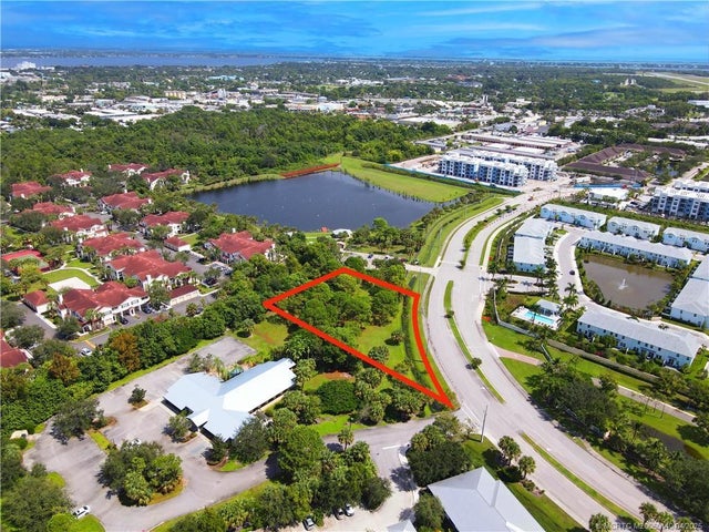 2 of 3 - 211 Se Central Parkway, Stuart, FL