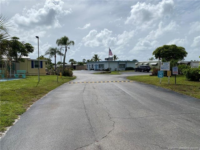 2 of 7 - 331 Tropicalia Lane, Jensen Beach, FL