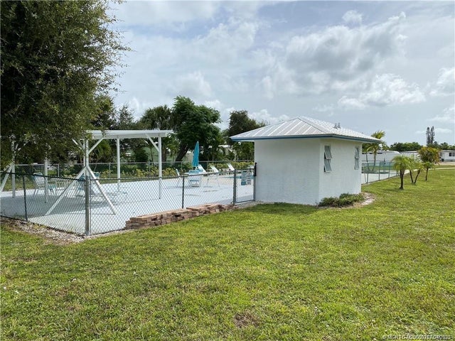 5 of 7 - 331 Tropicalia Lane, Jensen Beach, FL