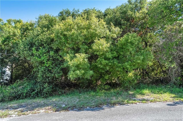 3 of 11 - 3840 Ne Cheri Drive, Jensen Beach, FL