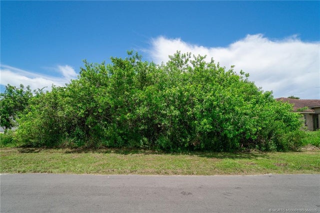 2 of 15 - 1013 Sw Fisherman Avenue, Port St Lucie, FL