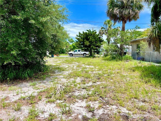2 of 3 - 709 Se East Avenue, Stuart, FL
