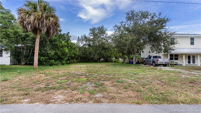 1 of 8 - Ne Kubin Avenue, Jensen Beach, FL