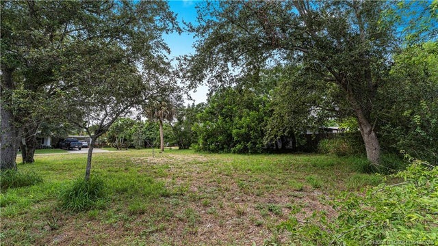 3 of 8 - Ne Kubin Avenue, Jensen Beach, FL