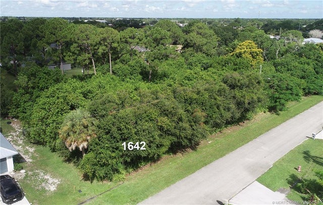 4 of 11 - 1642 Sw Brisbane Street, Port St Lucie, FL