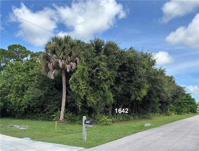 5 of 11 - 1642 Sw Brisbane Street, Port St Lucie, FL