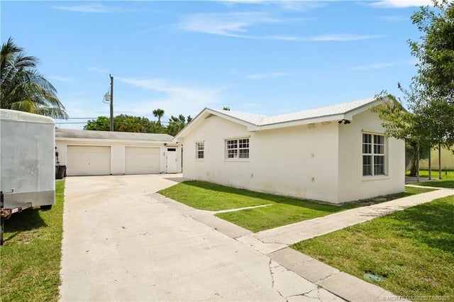 4 of 25 - 9035 Se Athena Street, Hobe Sound, FL