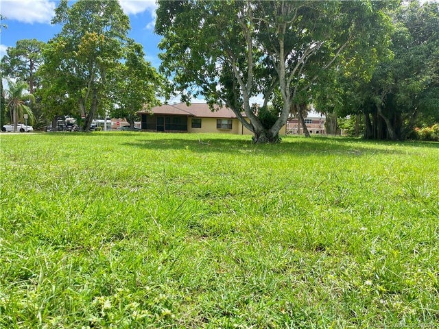 4 of 7 - - Se 10th Street, Stuart, FL