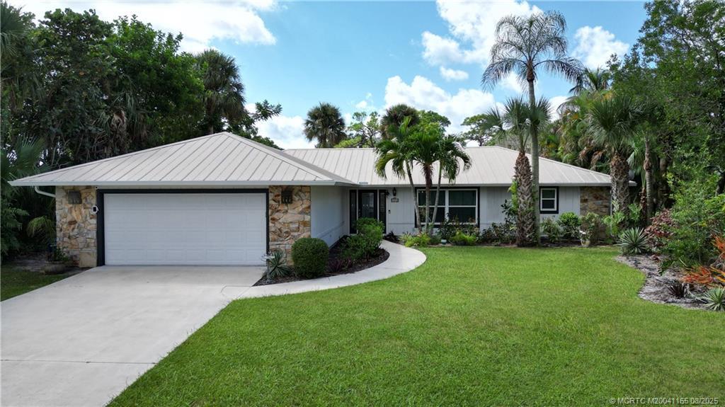 323 Ridge Lane, Stuart