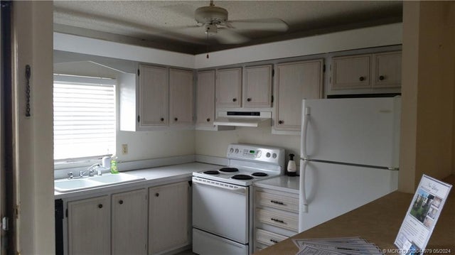 3 of 14 - 1510 Ne 12th Terrace #e13, Jensen Beach, FL