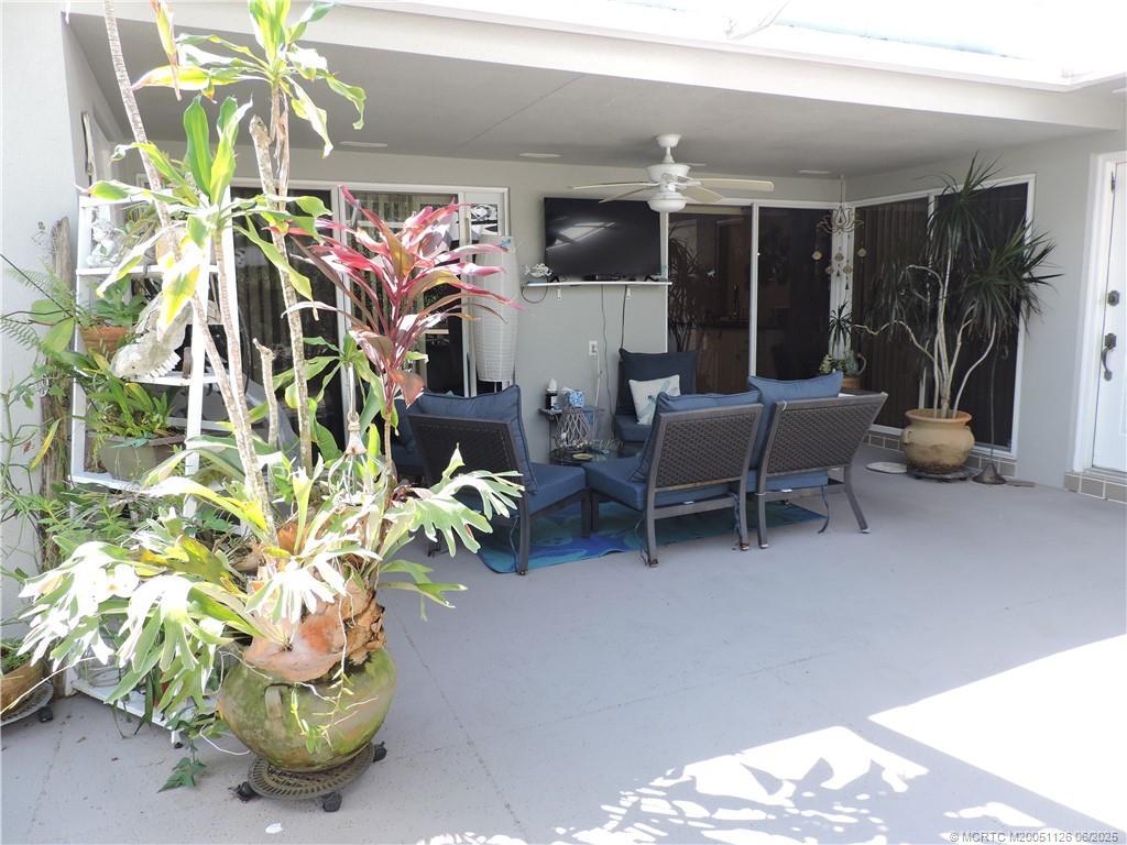 1539 Waterfall Boulevard, Palm City