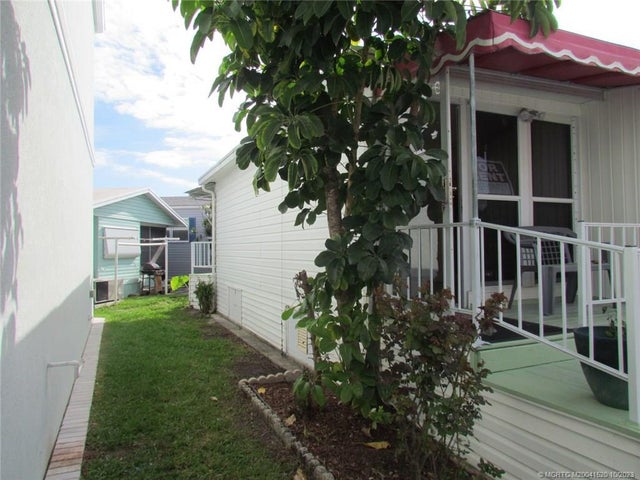 4 of 49 - 582 Nettles Boulevard, Jensen Beach, FL