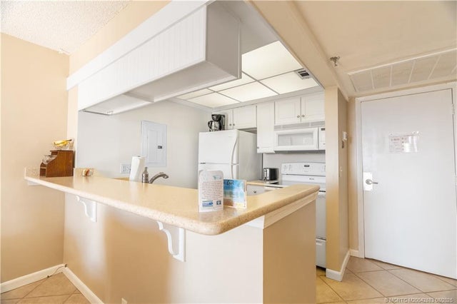 5 of 21 - 9800 S Ocean Drive #315, Jensen Beach, FL